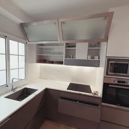 Appartement Modern Family Above Swimming Pool *
