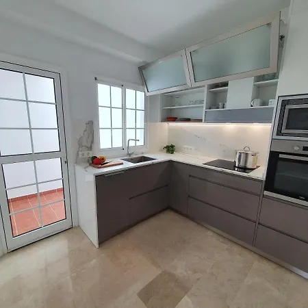 Modern Family Above Swimming Pool * Puerto Rico (Gran Canaria)