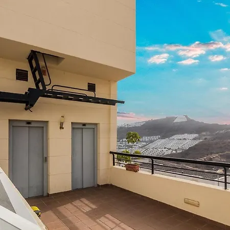 Appartement Modern Family Above Swimming Pool