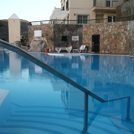 Apartment Modern Family Above Swimming Pool