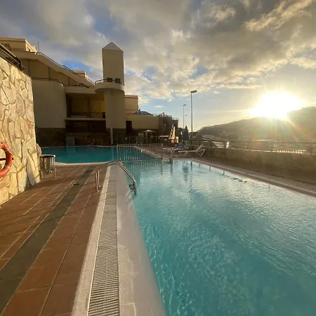 Modern Family Above Swimming Pool Apartment